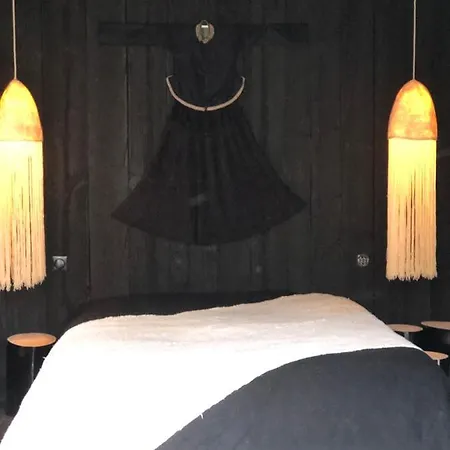 La 1901 Bed & Breakfast *