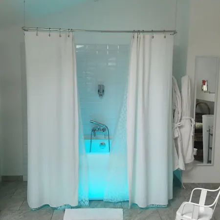 فندق مبيت وإفطار La 1901 4*